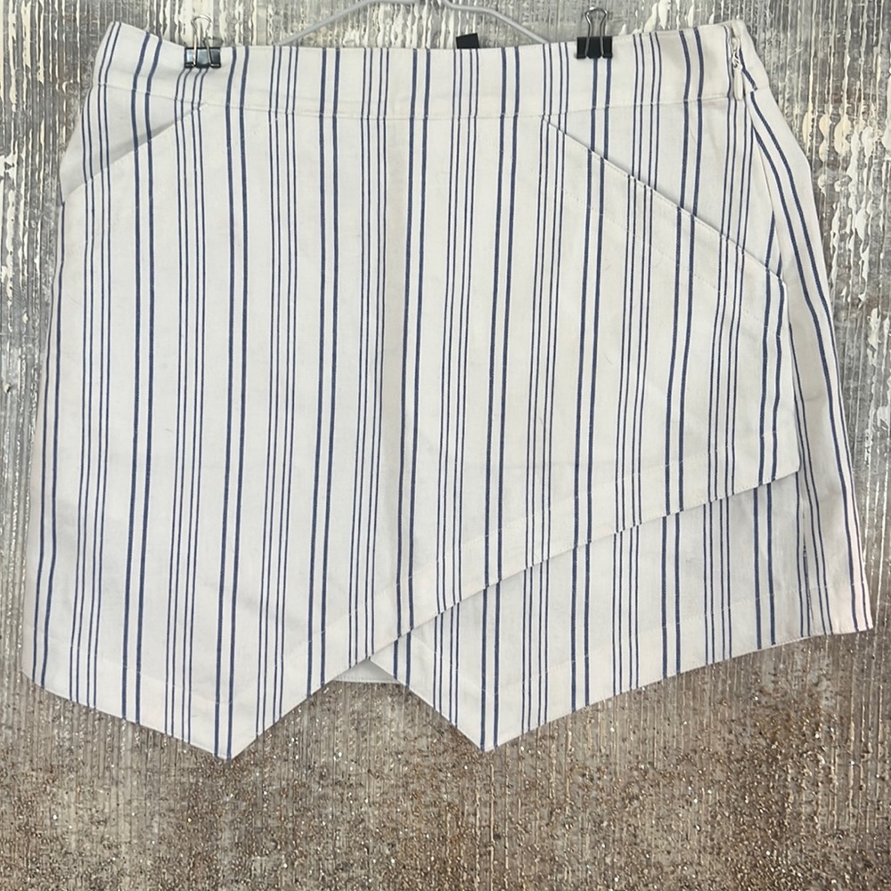 BCBG MaxAzria White Mini Skirt with Blue vertical stripes.